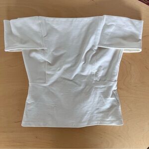 Michelle Mason Off the Shoulder Top in Ivory Size “petite” XS